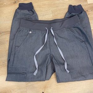 FIGS GRAPHITE PETITE JOGGERS